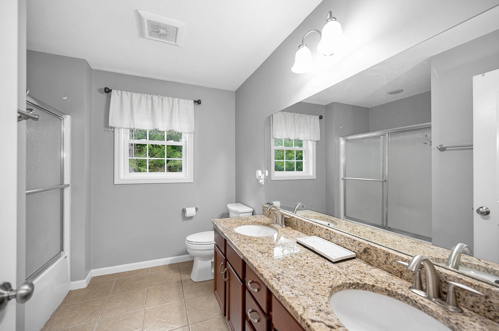 61 Saddle Road Dracut, MA 01826 - Photo 21 of 40