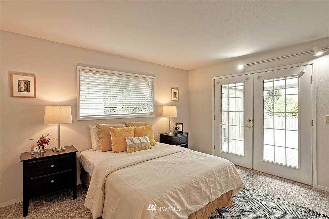 337 View Ridge Drive Everett, WA 98203 - Photo 17 of 38 a bedroom with a bed and a window