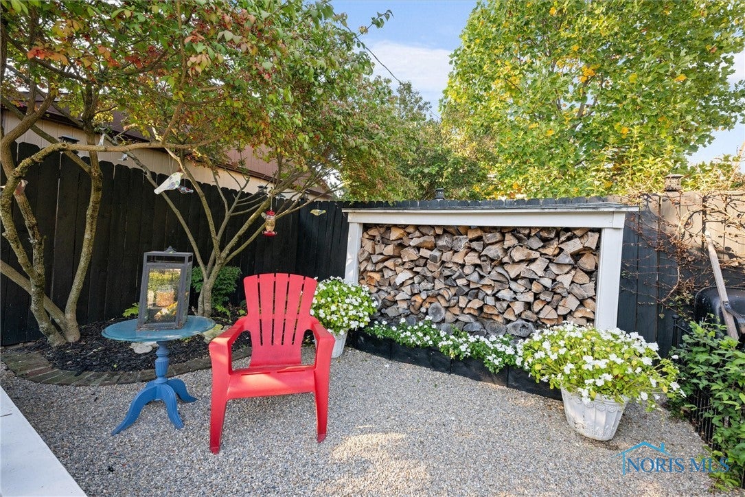 1951 Richmond Road Toledo, OH 43607 - Photo 41 of 45 Attractive storage for your firewood