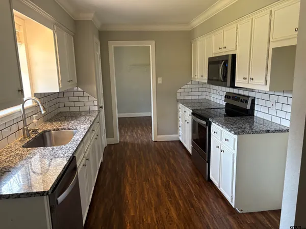 $1,800 | 901 Corey Drive, Whitehouse, TX 75791