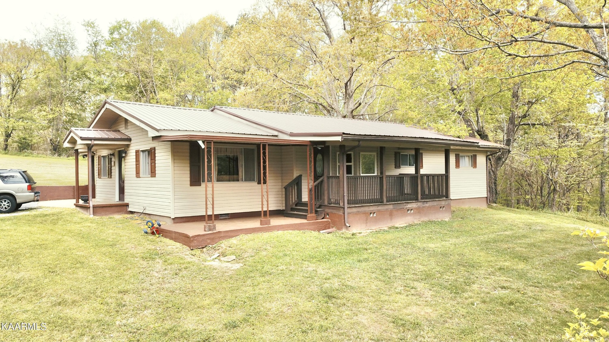 1415 Hamilton Field Road Jamestown, TN 38556 - Photo 3 of 32 Gallery Image 3