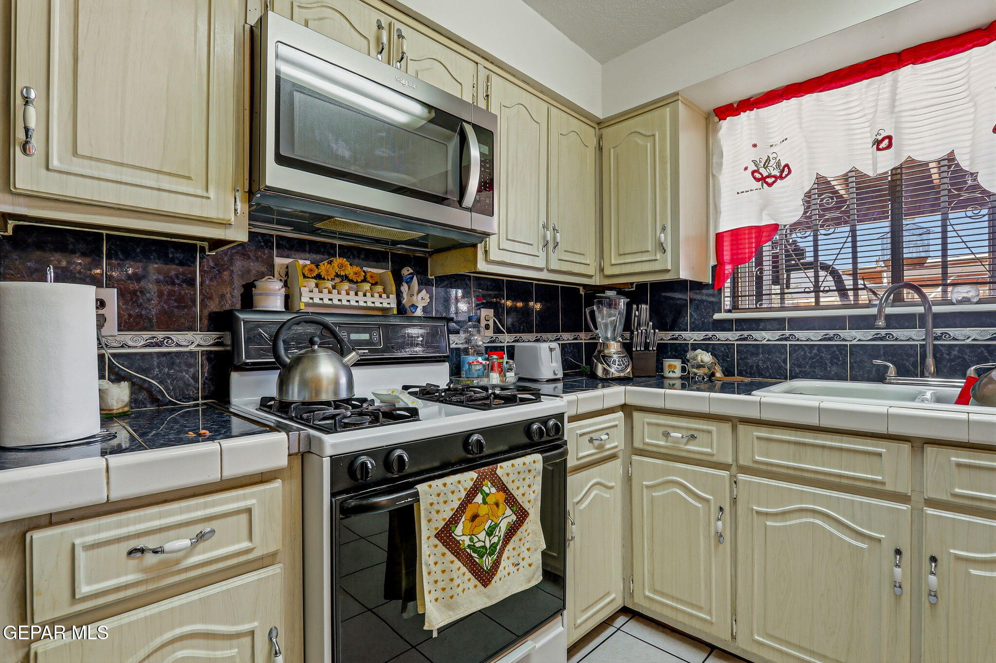 10557 Warren Street El Paso, TX 79924 - Photo 6 of 43 13-web-or-mls-IMG_1901