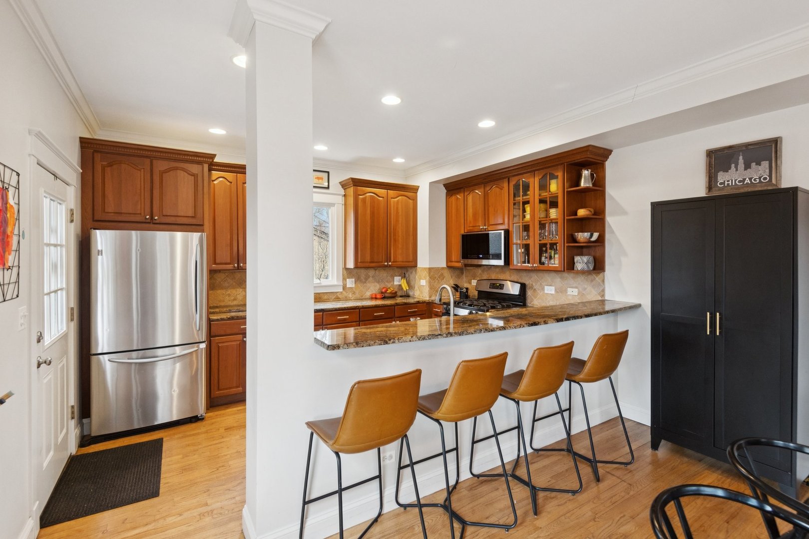 2434 Sherman Avenue Evanston, IL 60201 - Photo 13 of 30