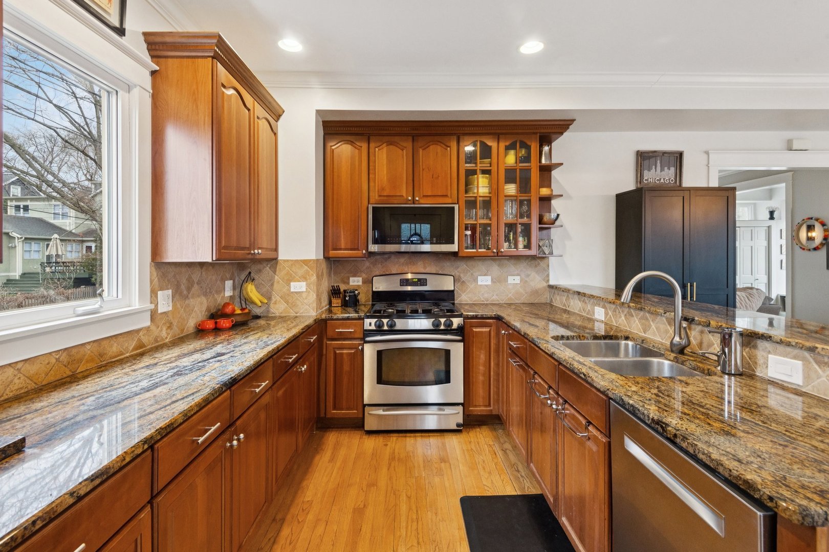 2434 Sherman Avenue Evanston, IL 60201 - Photo 14 of 30