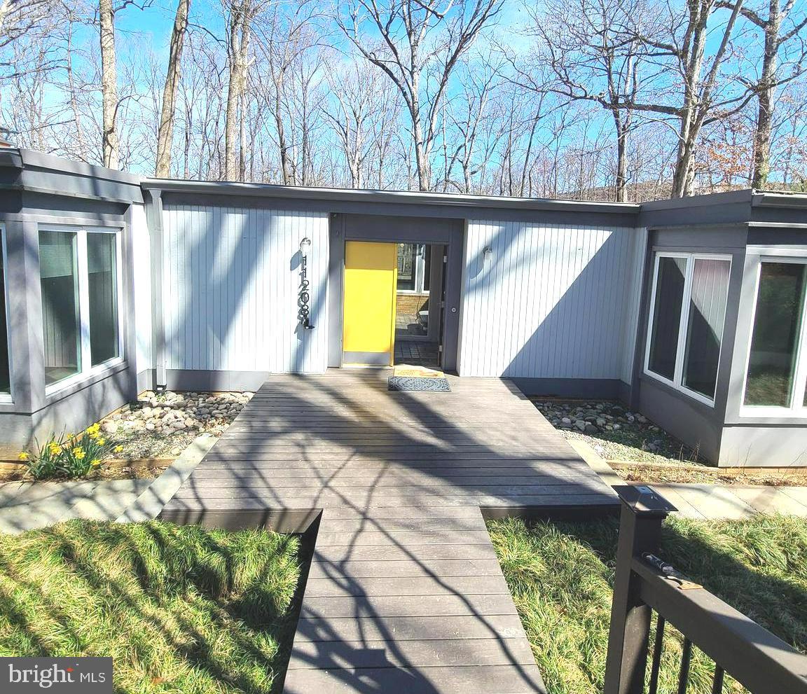 11208 Wedge Drive Reston, VA 20190 - Photo 4 of 38