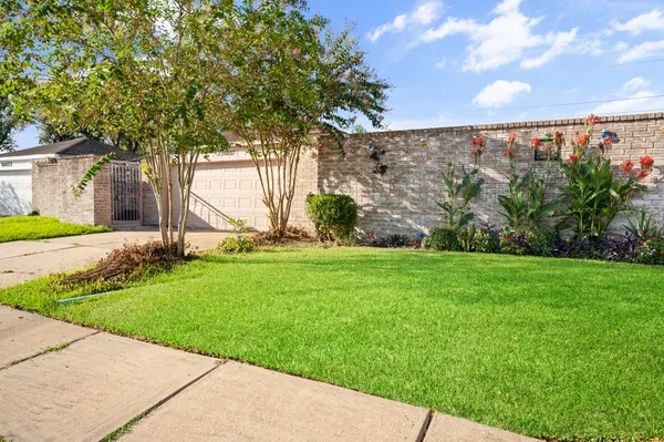 $246,000 | 16027 Brimfield Drive, Houston, TX 77082