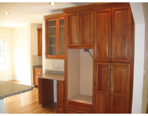 131 Country Club Road Newton, MA 02459 - Photo 7 of 16 Gallery Image 7