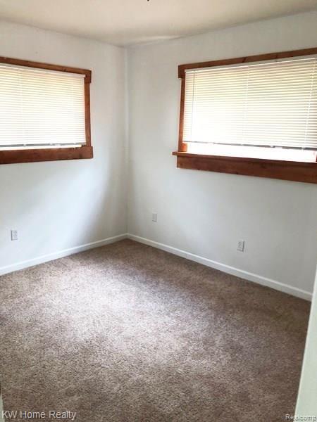 734 Kinney Road Pontiac, MI 48340 - Photo 4 of 5 734 Kinney Bed FB.JPG