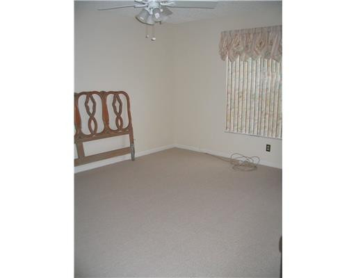 314 Cambridge Road, Unit 237 Hollywood, FL 33024 - Photo 9 of 13 Master Bedroom