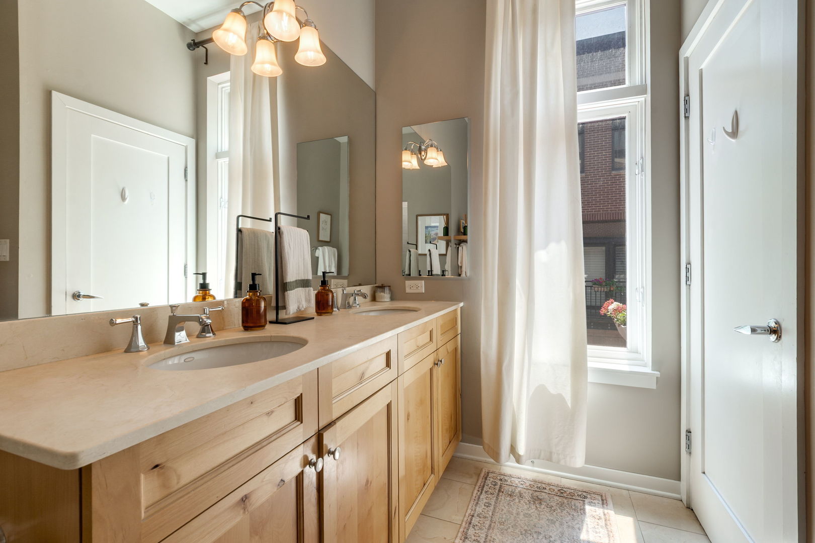 1715 West George Street Chicago, IL 60657 - Photo 10 of 17