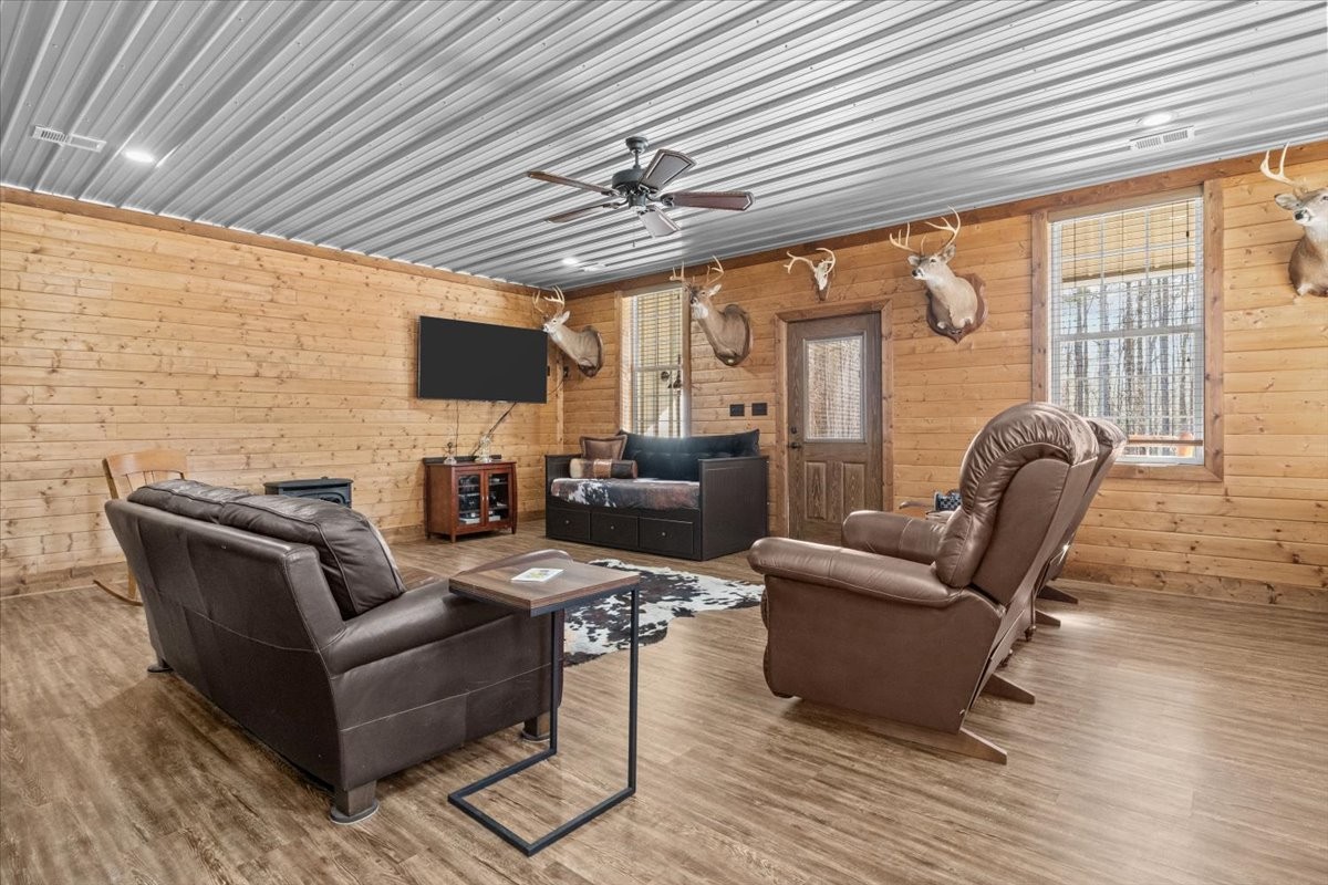 1028 Walton Road Scotts Hill, TN 38374 - Photo 5 of 40