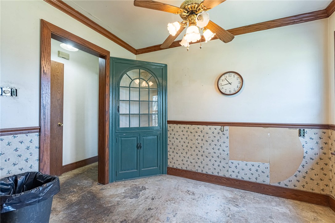 6885 Garber Road Clayton, OH 45415 - Photo 6 of 24 This interior space features ceiling fan, offering a glimpse into its potential transformation.