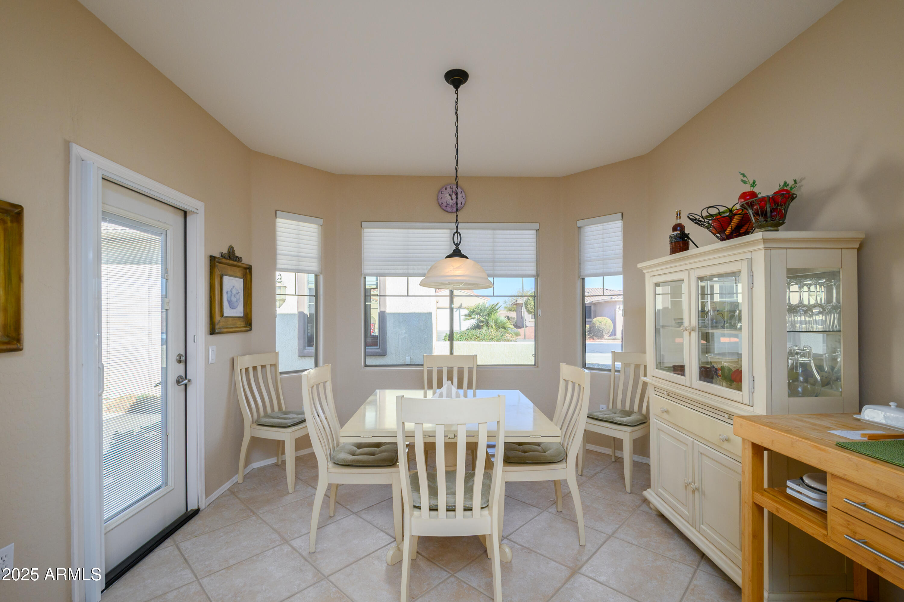 21003 North Circle Cliffs Drive Surprise, AZ 85387 - Photo 4 of 29 NOOK/BAY