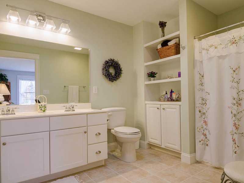 6 Goose Ledge Road, Unit 37 Cumberland Foreside, ME 04110 - Photo 19 of 27 Master Bath/Spa.