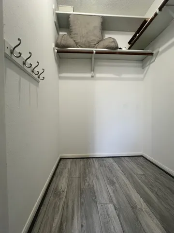 $1,850 | 736 Country Pl Drive, Unit E, Houston, TX 77079