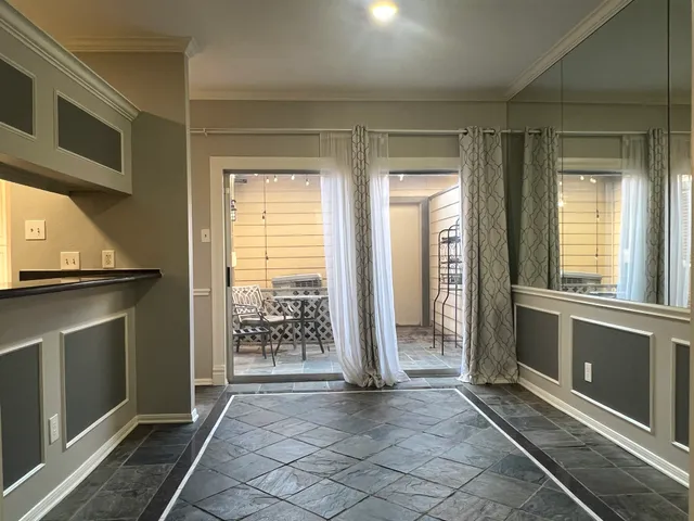 $1,850 | 736 Country Pl Drive, Unit E, Houston, TX 77079