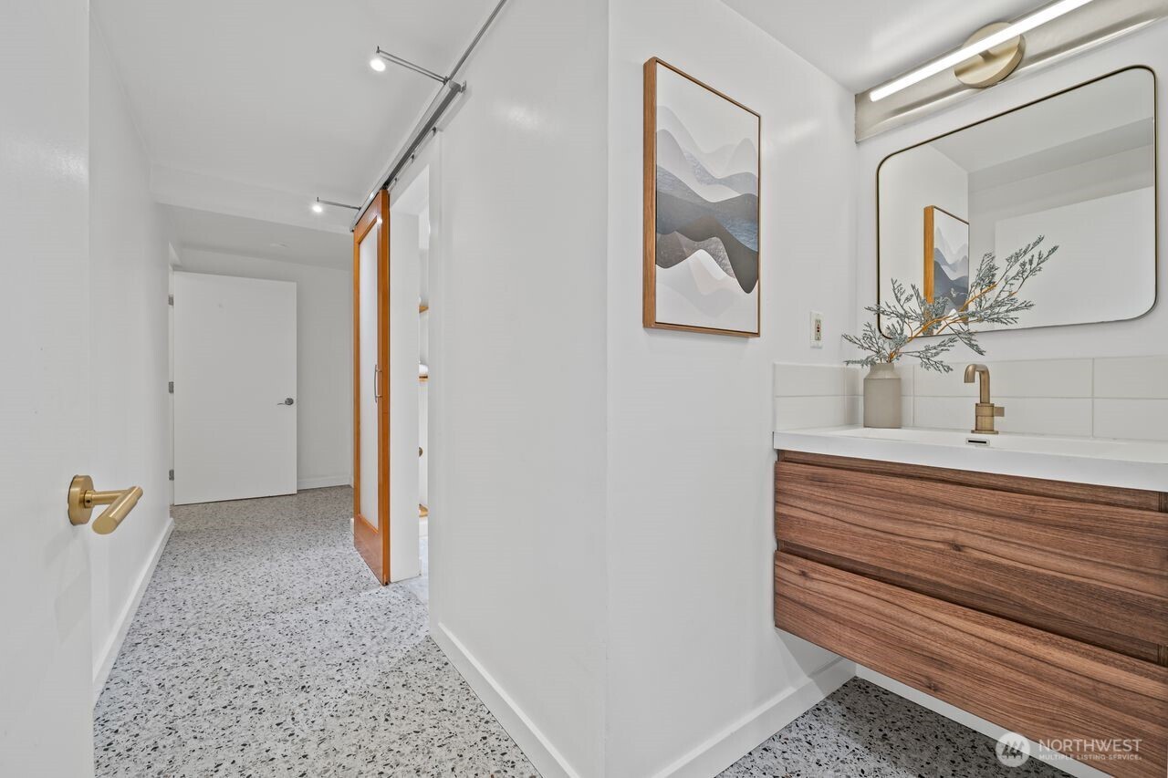 1000 Union Street, Unit 106 Seattle, WA 98101 - Photo 17 of 32