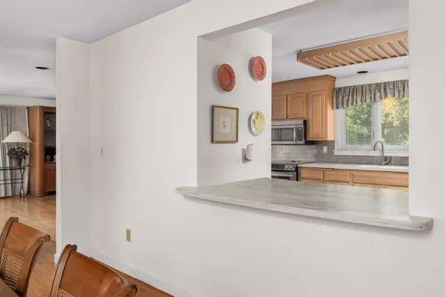 $1,100,000 | 100 Drinkwater Road, Hampton Falls, NH 03844