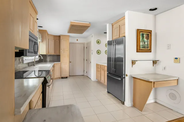 $1,100,000 | 100 Drinkwater Road, Hampton Falls, NH 03844