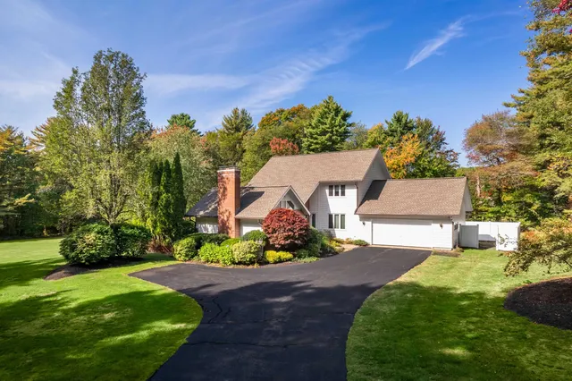 $1,100,000 | 100 Drinkwater Road, Hampton Falls, NH 03844