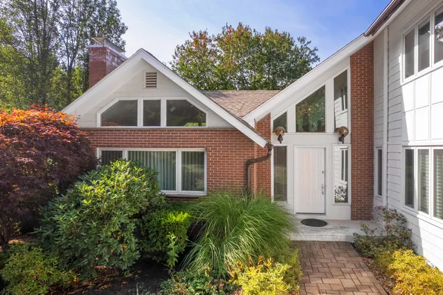 $1,100,000 | 100 Drinkwater Road, Hampton Falls, NH 03844