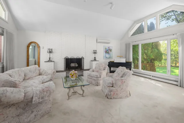 $1,100,000 | 100 Drinkwater Road, Hampton Falls, NH 03844