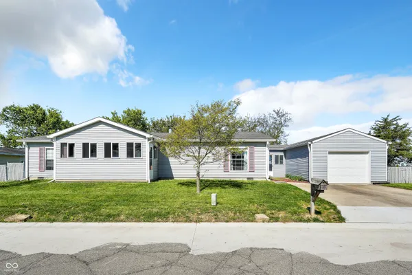 $179,900 | 38 Fountain Lake Drive, Greenfield, IN 46140