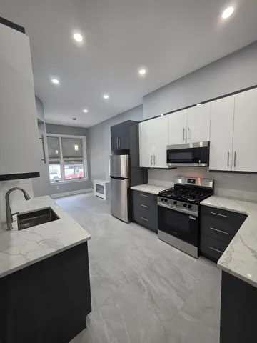 $5,000 | 511 Bay Ridge Parkway, Unit PARLOR | Bay Ridge