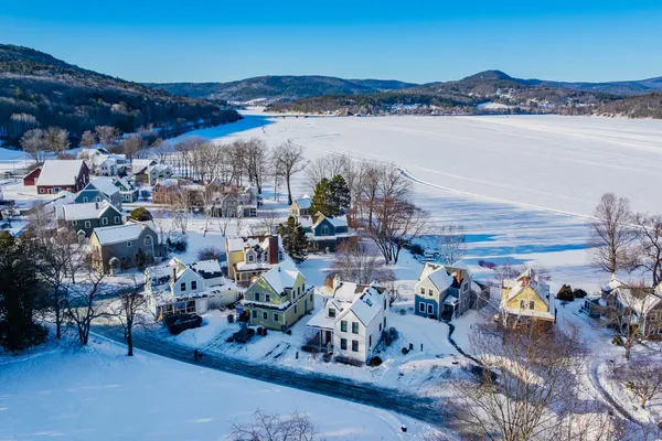 $715,000 | 41 Chosen Vale Lane, Enfield, NH 03748