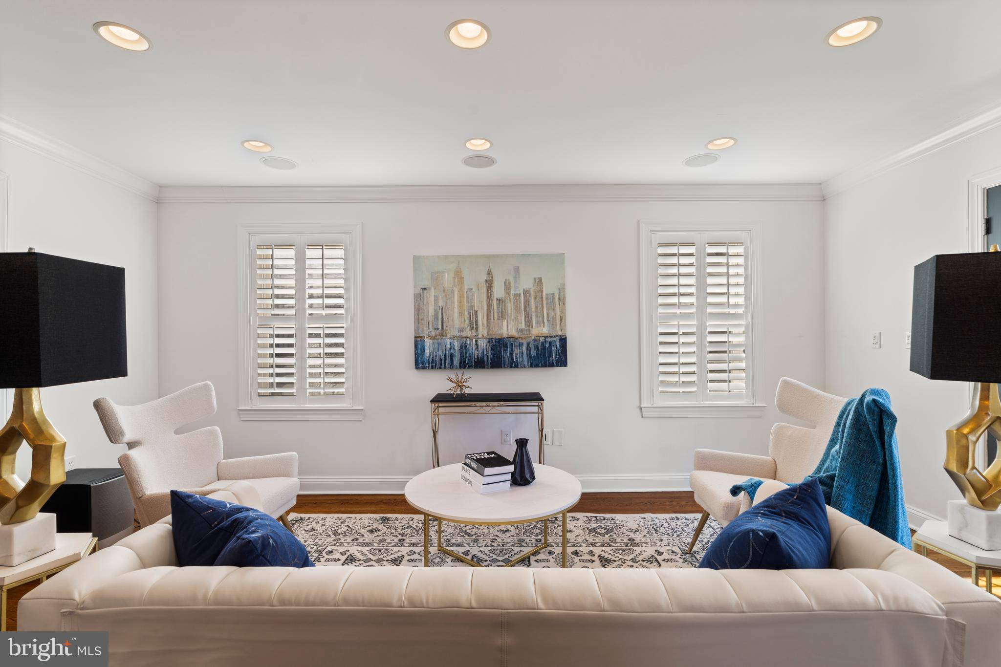 310 Worthington Road Baltimore, MD 21286 - Photo 16 of 50 a living room with furniture and a window