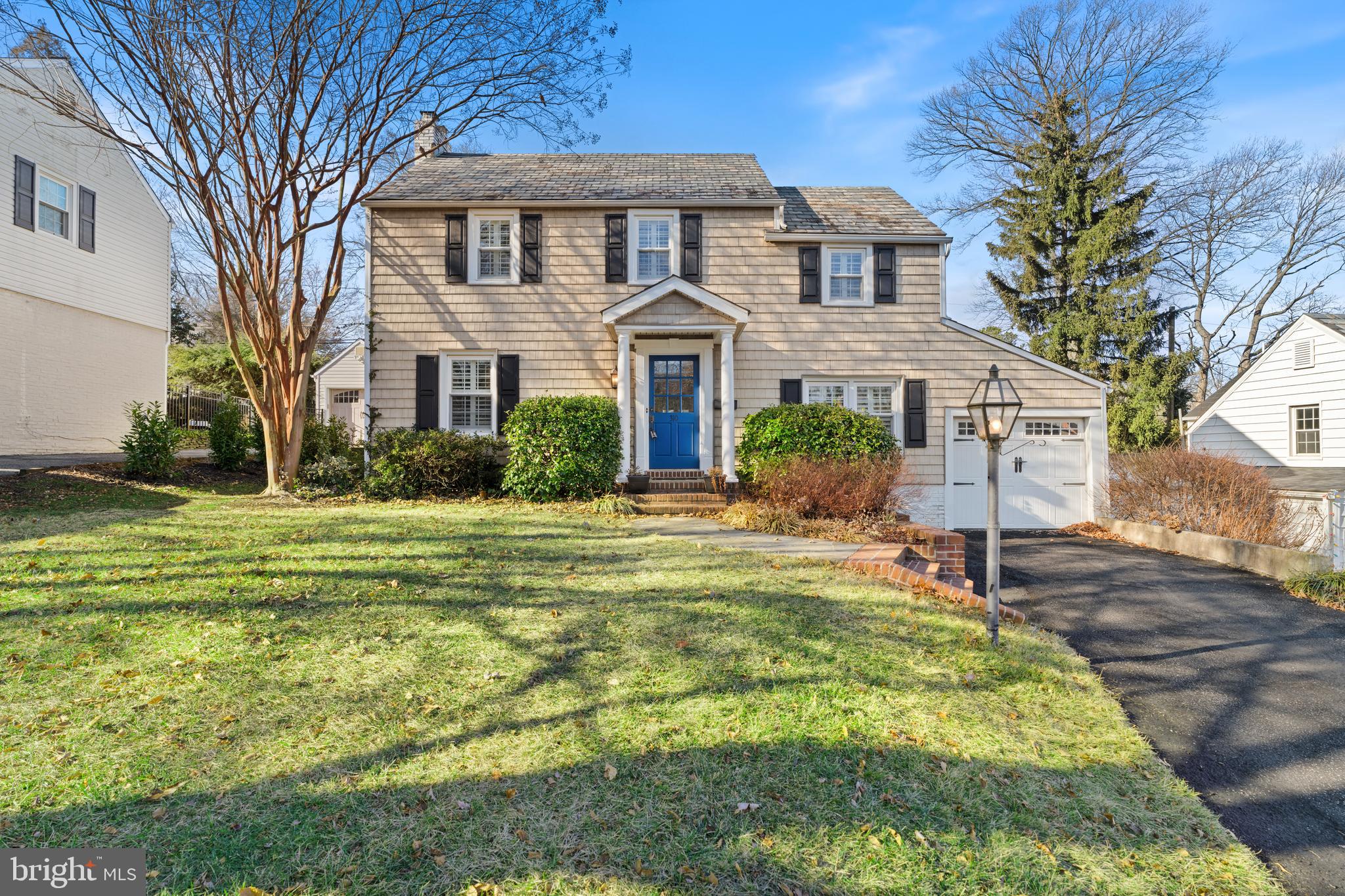 310 Worthington Road Baltimore, MD 21286 - Photo 46 of 50 a front view of house with yard and green space