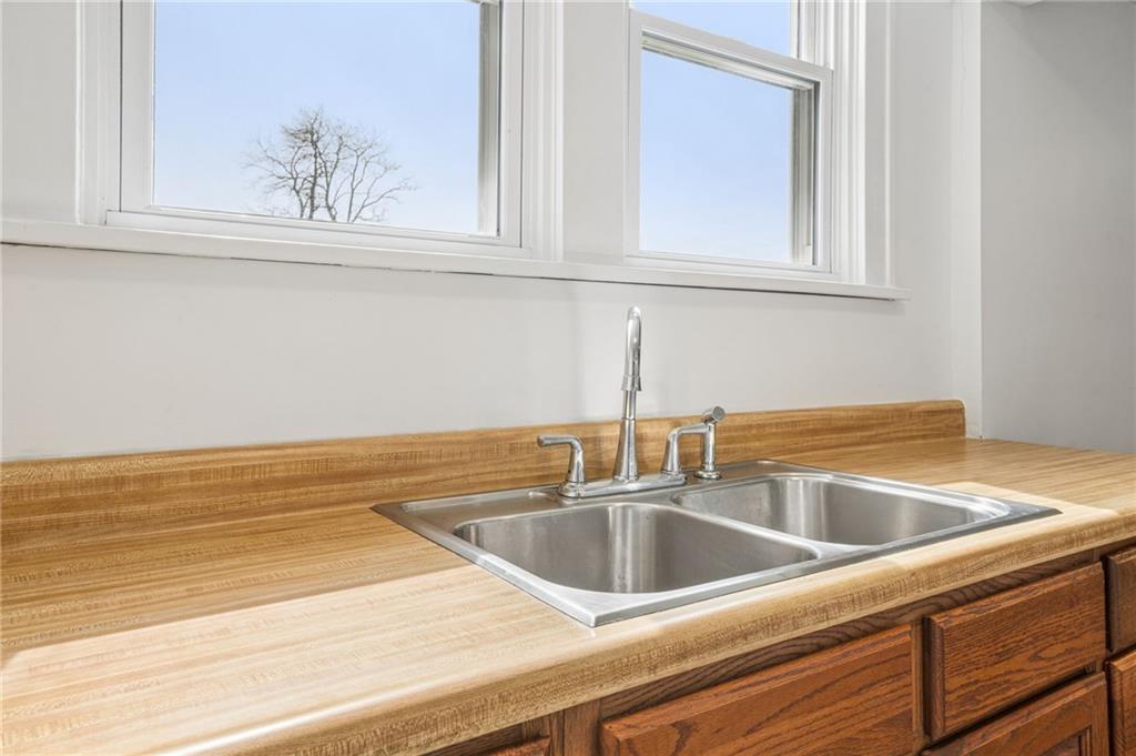 363 Oak Spring Road Canonsburg, PA 15317 - Photo 15 of 35 a view closed with kitchen countertops and cabinets