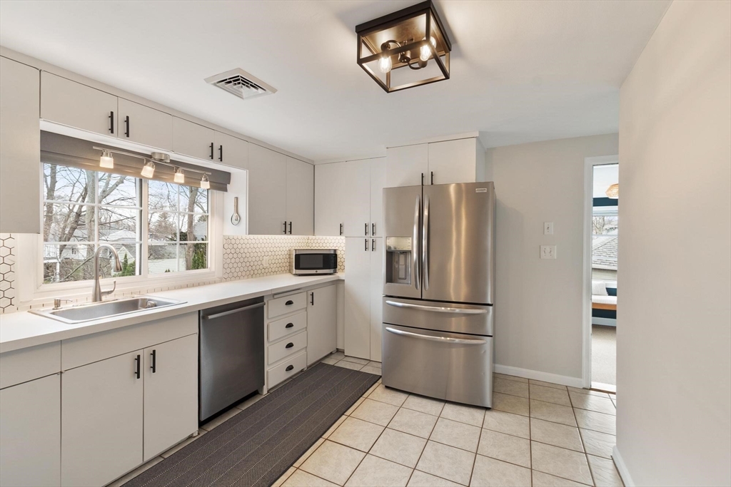 22 Pine Hill Road Swampscott, MA 01907 - Photo 11 of 42