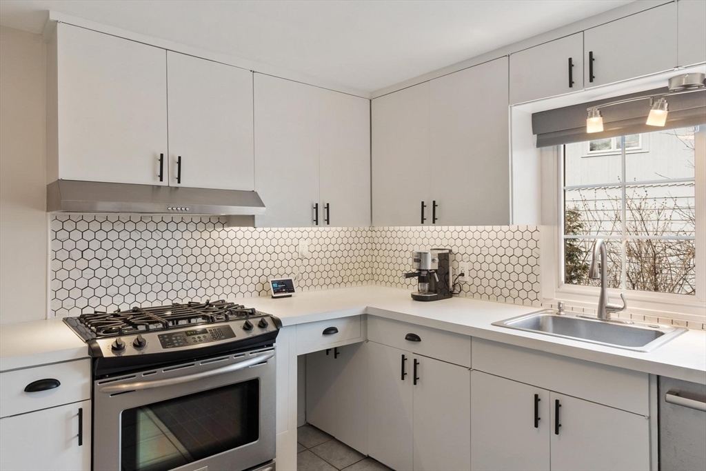 22 Pine Hill Road Swampscott, MA 01907 - Photo 15 of 42