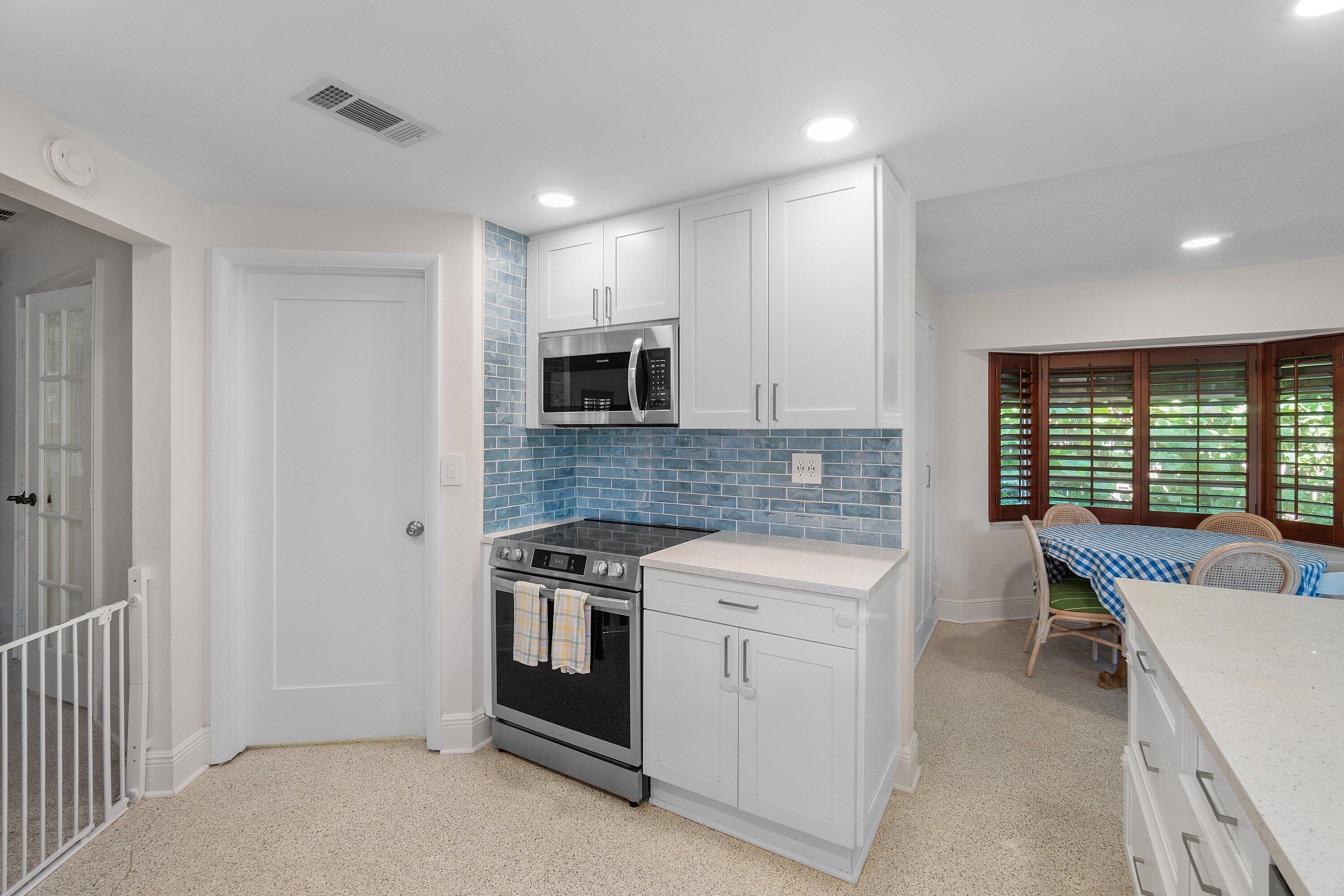 943 Southwest 5th Street Boca Raton, FL 33486 - Photo 13 of 41 013-943Southwest5thStreet-BocaRaton-FL-3