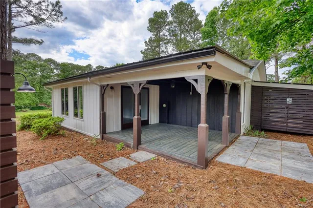 a front view of house with yard