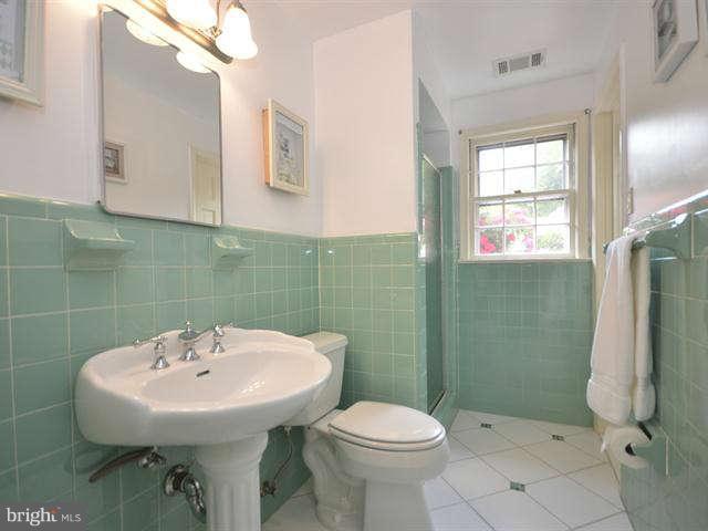 7510 Shadywood Road Bethesda, MD 20817 - Photo 25 of 30 Bath