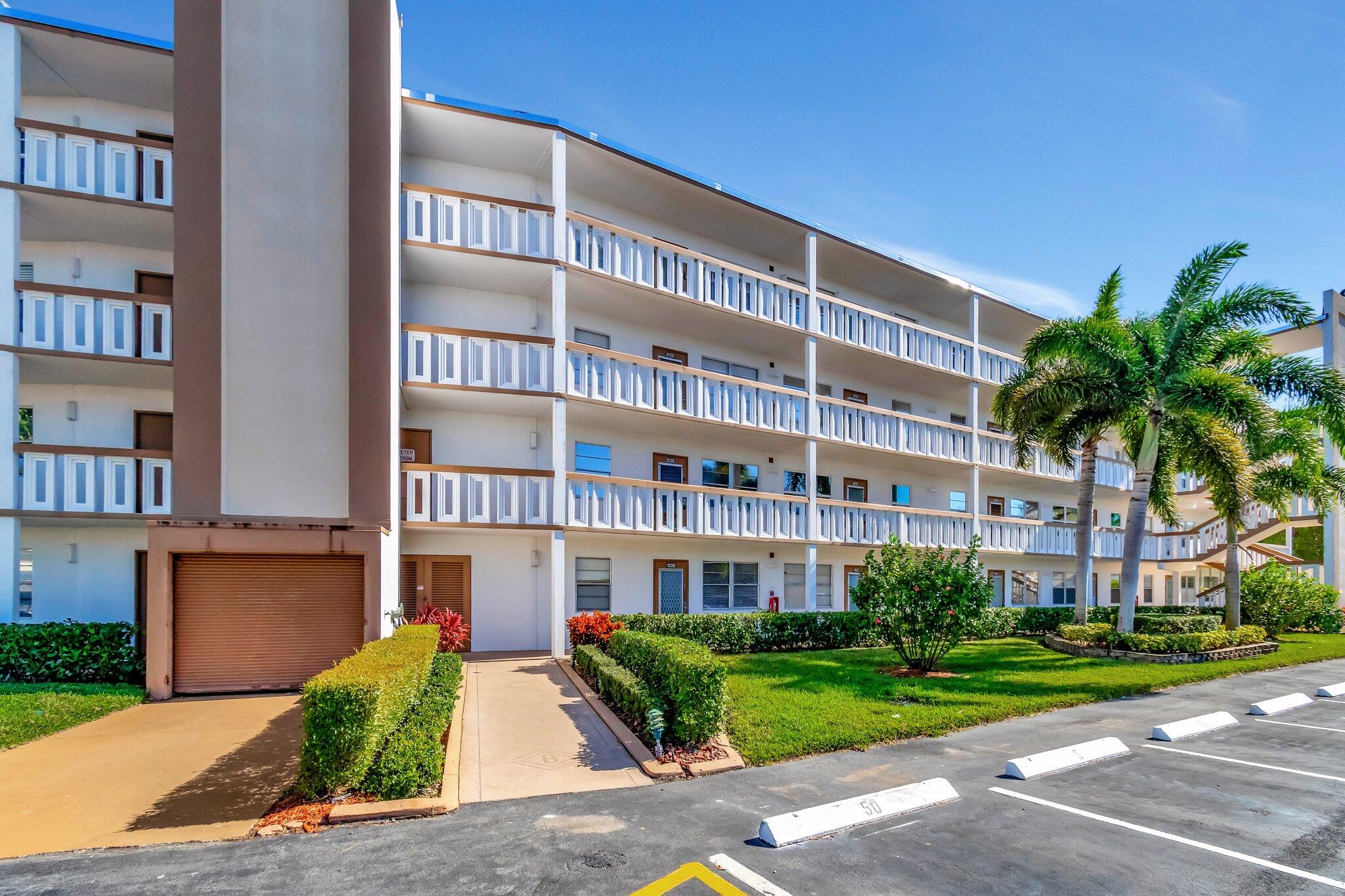 2026 Cornwall East Boca Raton, FL 33434 - Photo 3 of 82 1-web-or-mls-DSC_8856