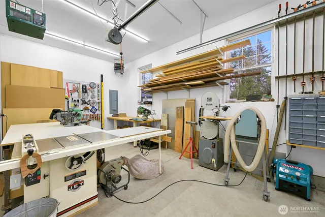 a view of a storage & utility room