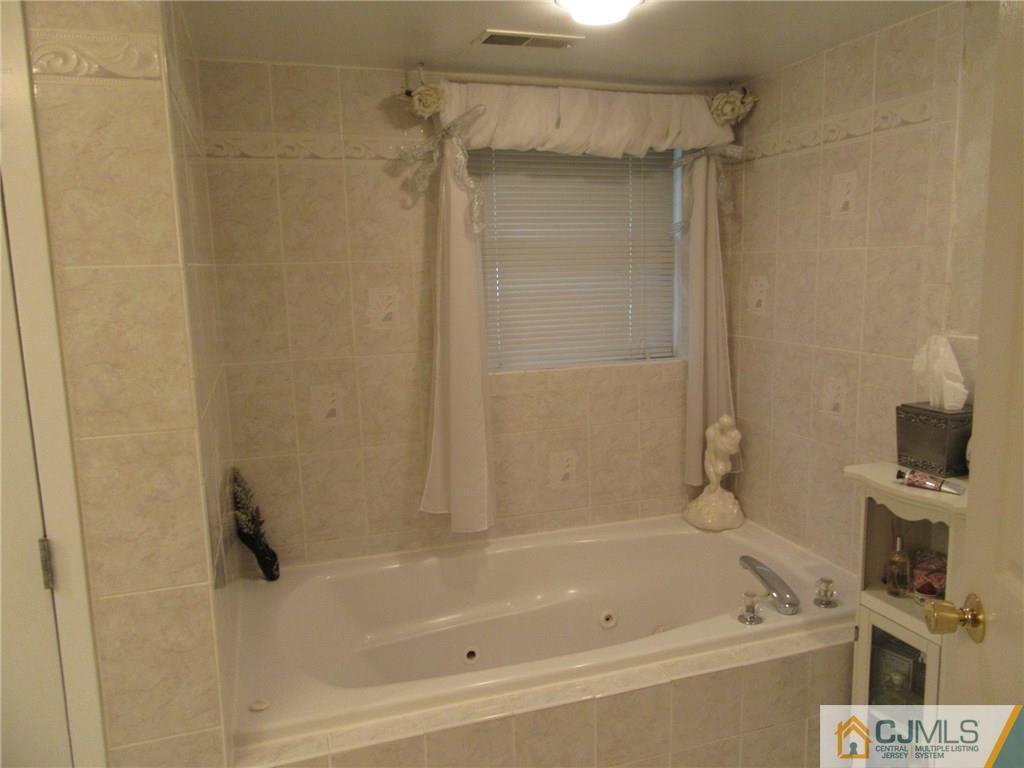 213 Fresh Ponds Road East Brunswick, NJ 08816 - Photo 7 of 23 Gallery Image 7