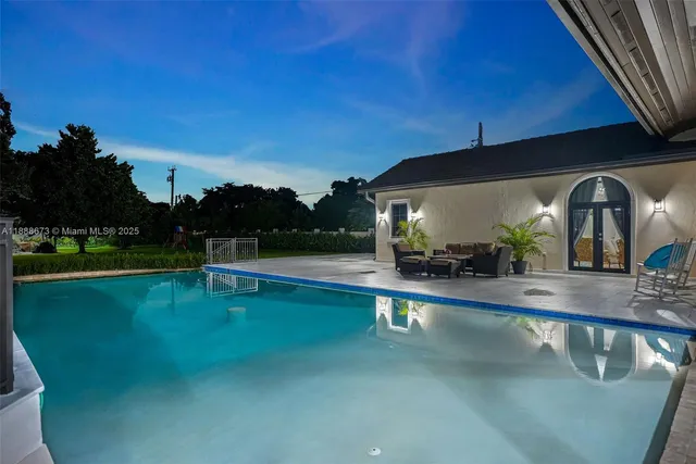 $4,180,000 | 9815 Southwest 114th Street, Miami, FL 33176