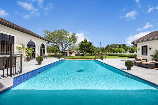 $4,180,000 | 9815 Southwest 114th Street, Miami, FL 33176