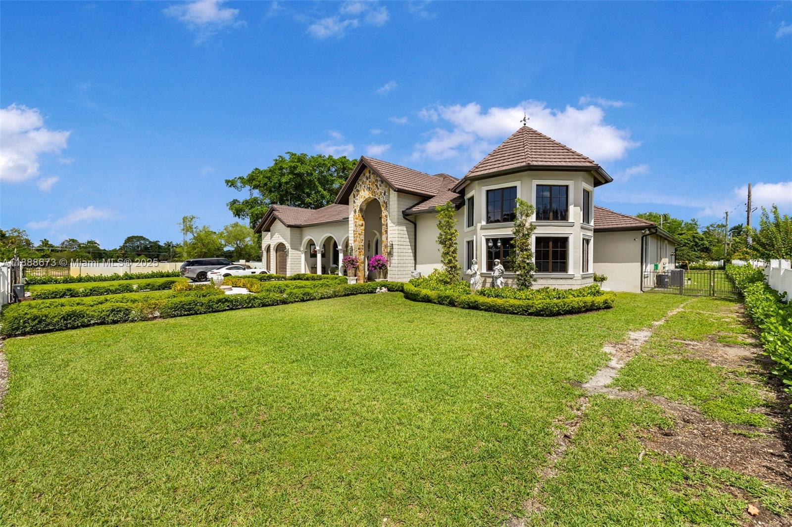 9815 Southwest 114th Street Miami, FL 33176 - Photo 4 of 49