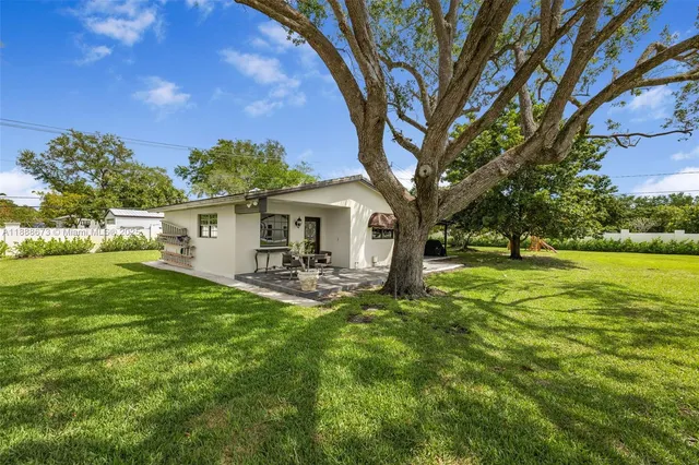 $4,180,000 | 9815 Southwest 114th Street, Miami, FL 33176