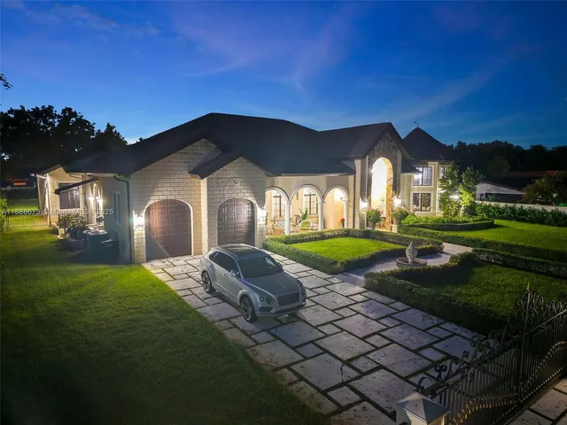 $4,180,000 | 9815 Southwest 114th Street, Miami, FL 33176