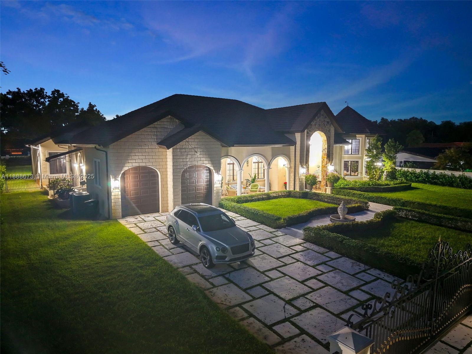 9815 Southwest 114th Street Miami, FL 33176 - Photo 5 of 49