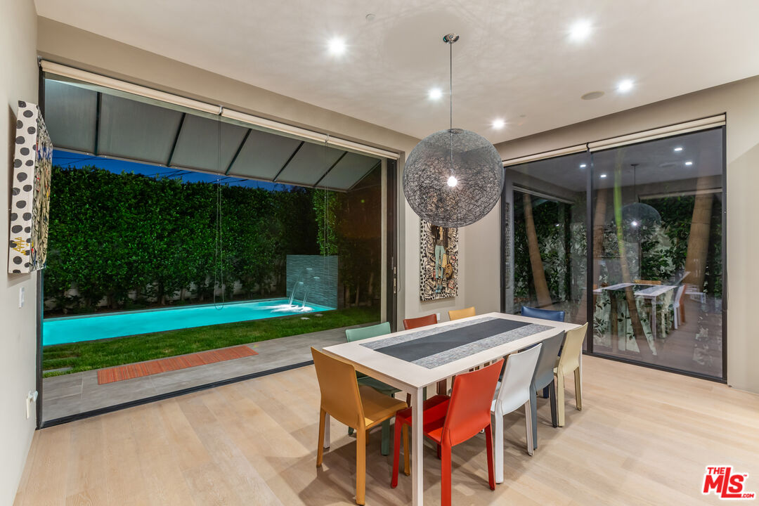 808 South Ridgeley Drive Los Angeles, CA 90036 - Photo 14 of 56