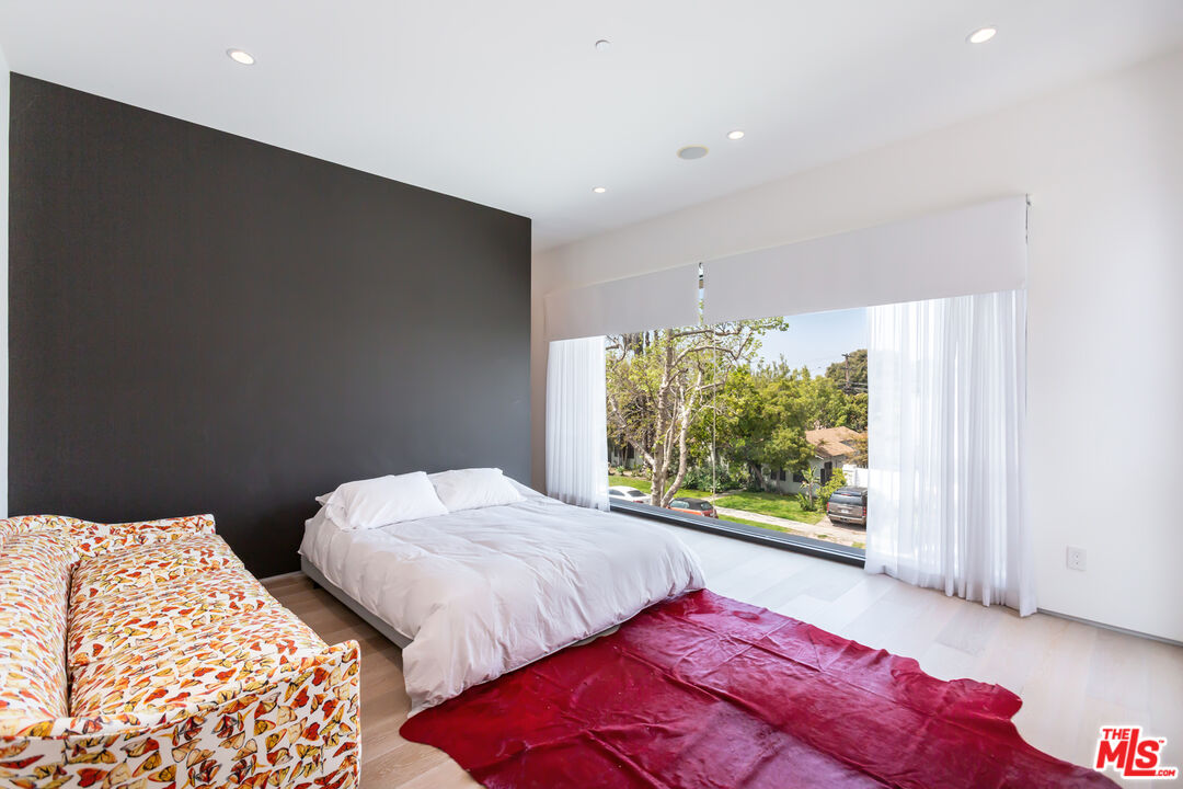 808 South Ridgeley Drive Los Angeles, CA 90036 - Photo 30 of 56