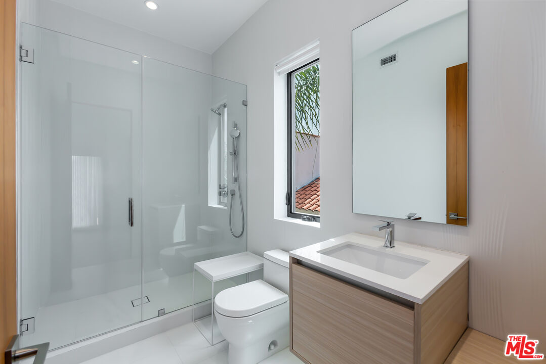 808 South Ridgeley Drive Los Angeles, CA 90036 - Photo 33 of 56