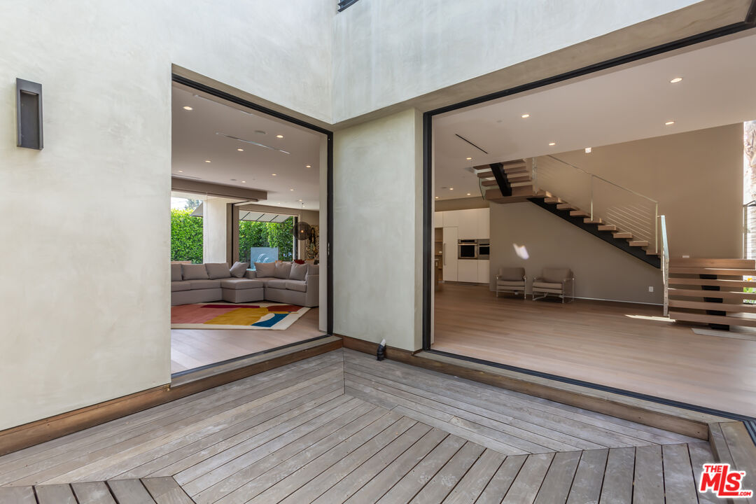 808 South Ridgeley Drive Los Angeles, CA 90036 - Photo 38 of 56
